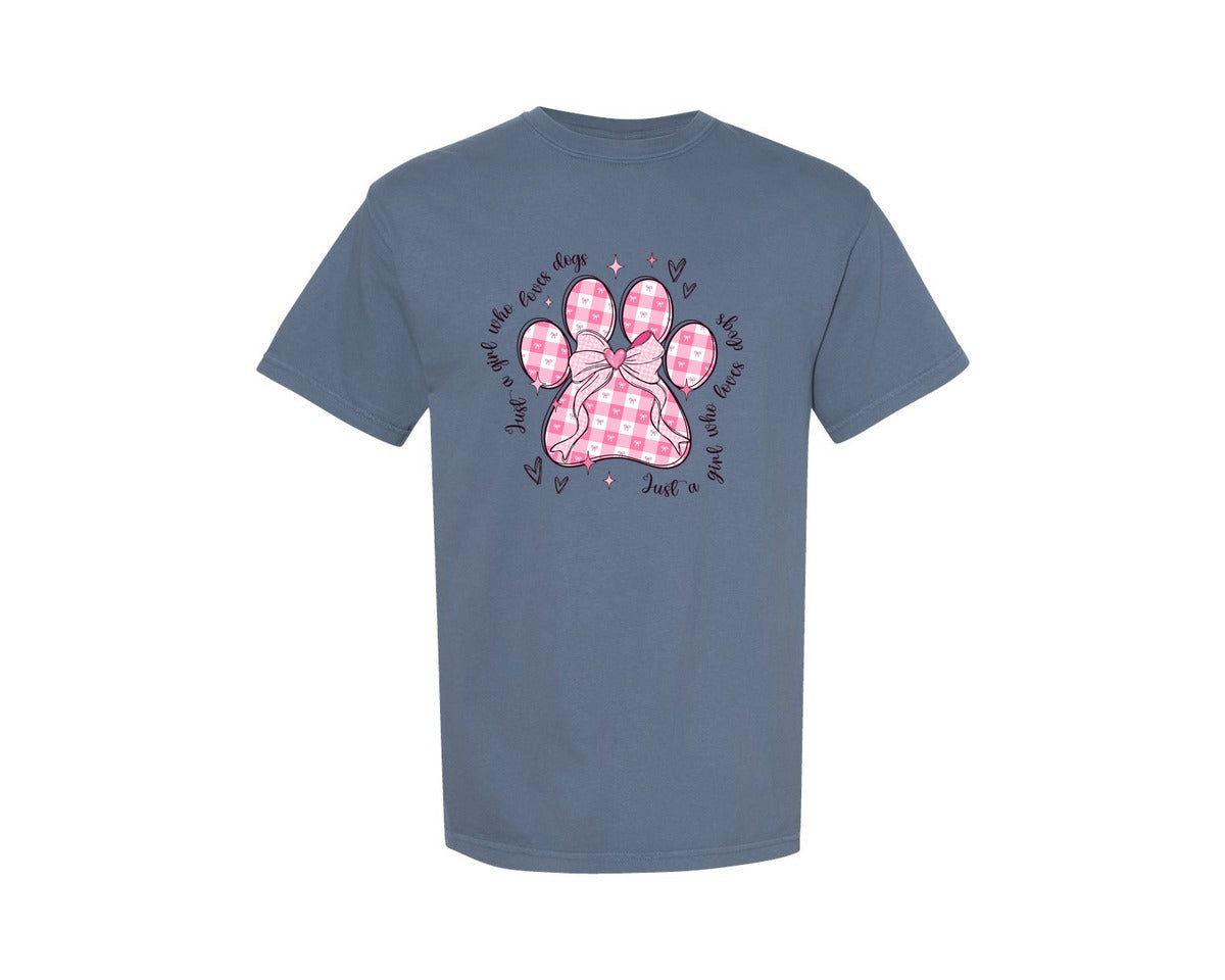 brand:Comfort Colors|color:Blue Jean|Just A Girl Who Loves Dogs Pink Paw Graphic T-Shirt