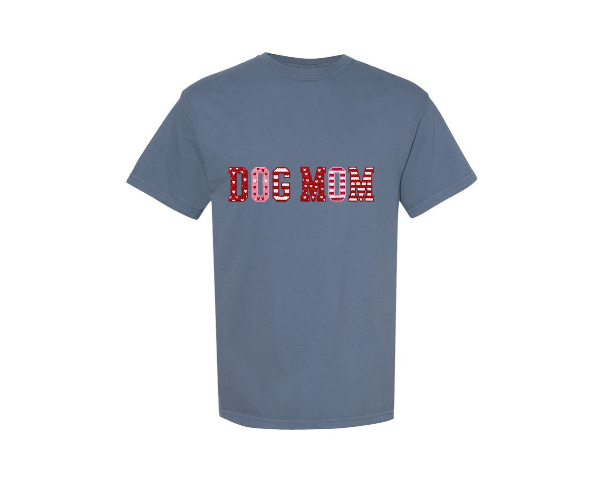 brand:Comfort Colors|color:Blue Jean|Faux Yarn Valentine Dog Mom Latch Hook Graphic T-Shirt
