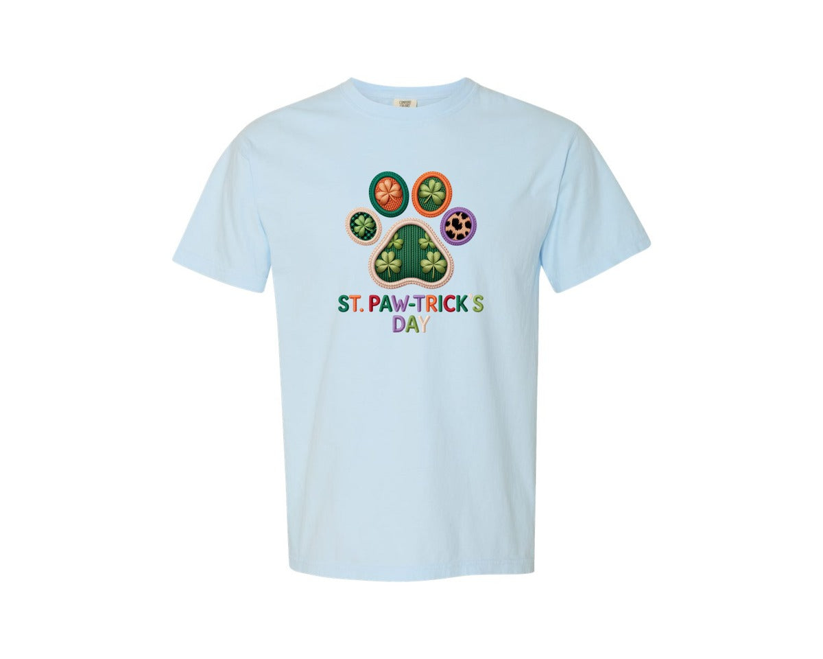 brand:Comfort Colors|color:Chambray|Knitted St Pawtricks Day Dog Paw Graphic T-Shirt