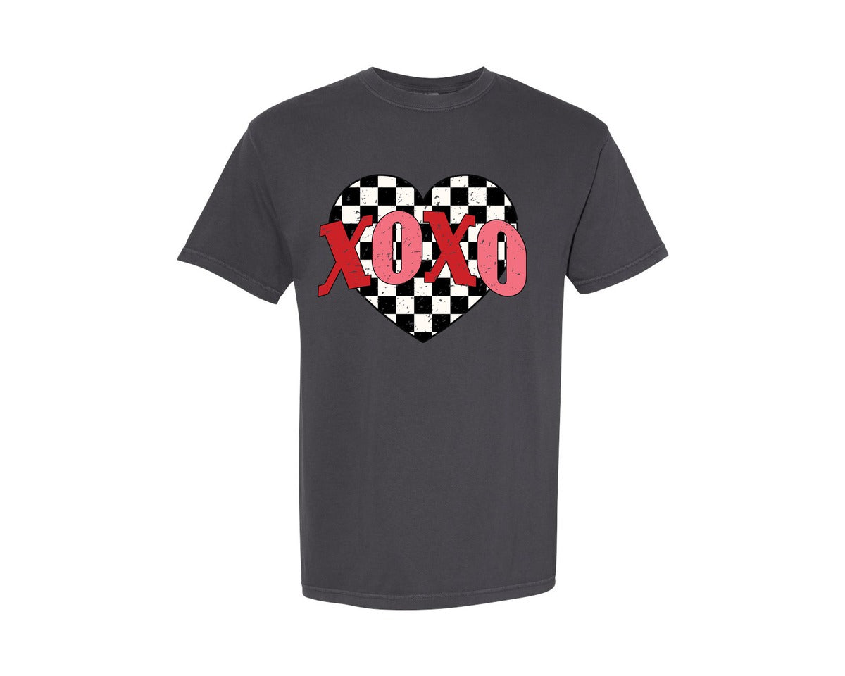 brand:Comfort Colors|color:Graphite|Retro Valentine Xoxo Checkered Heart Graphic T-Shirt