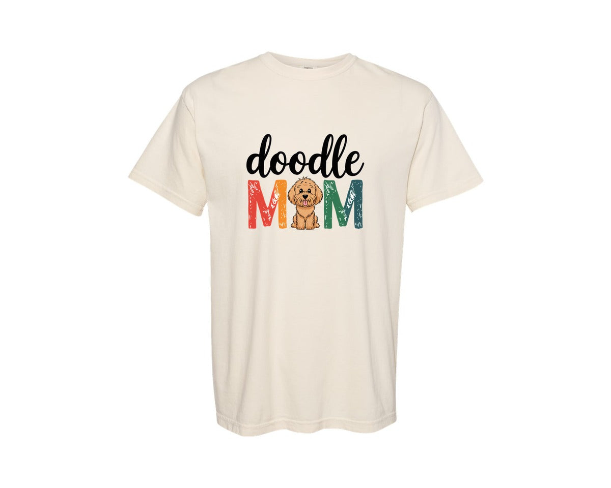 brand:Comfort Colors|color:Ivory|Doodle Mom Dog Mama Graphic T-Shirt