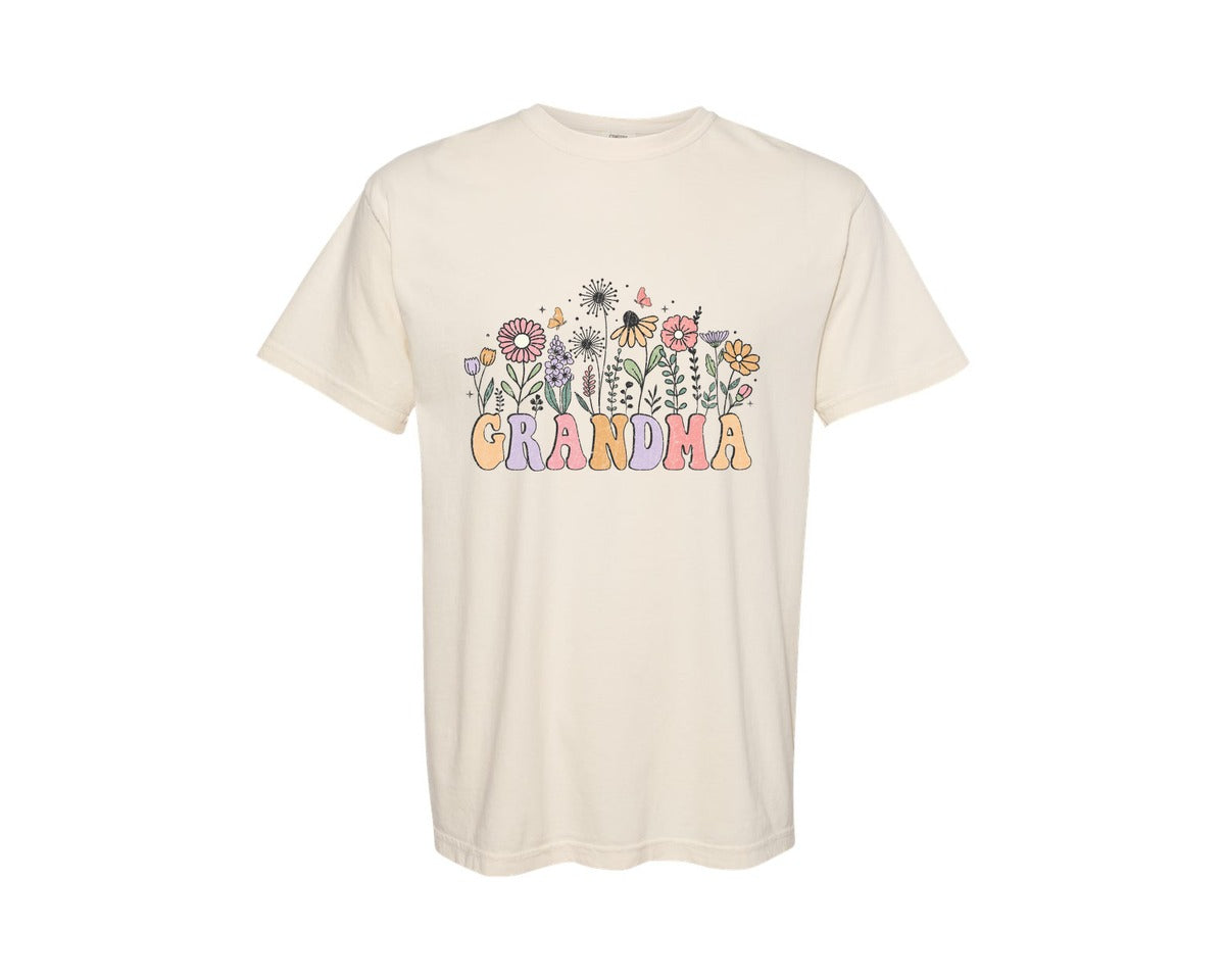 brand:Comfort Colors|color:Ivory|Grandma Retro Flower Mothers Day Graphic T-Shirt