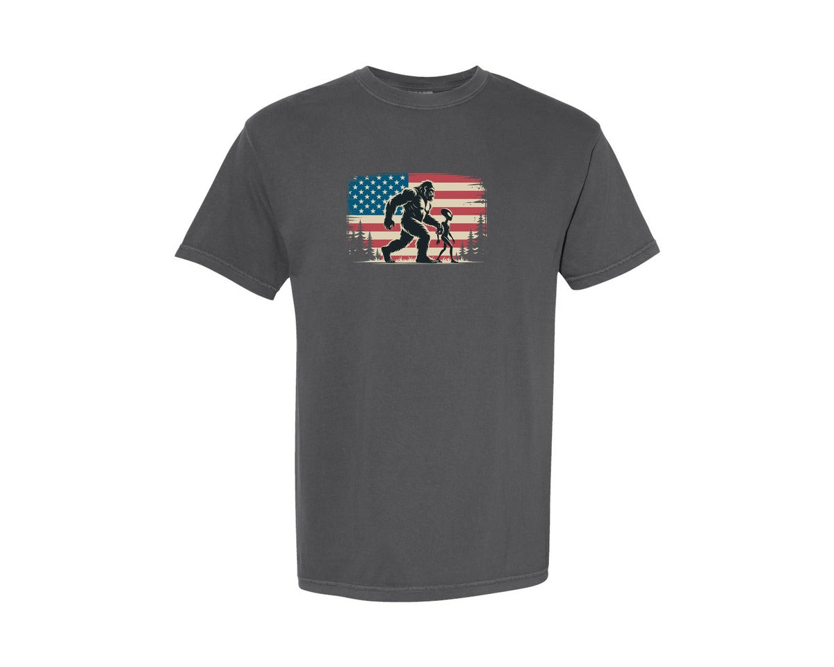 brand:Comfort Colors|color:Pepper|Alien Bigfoot Usa Flag 4Th Of July 2 Graphic T-Shirt