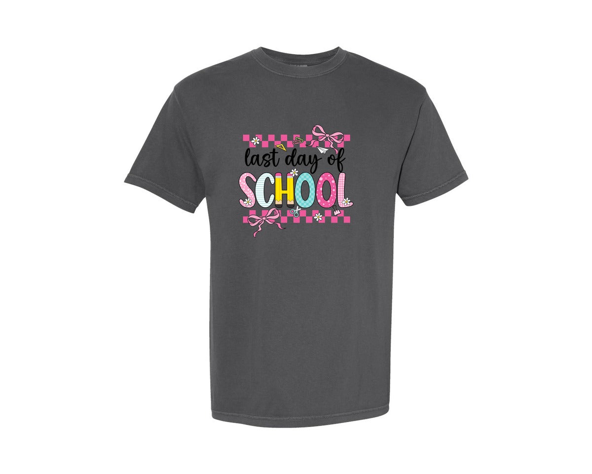 brand:Comfort Colors|color:Pepper|Last Day Of School Cute School Bow Graphic T-Shirt