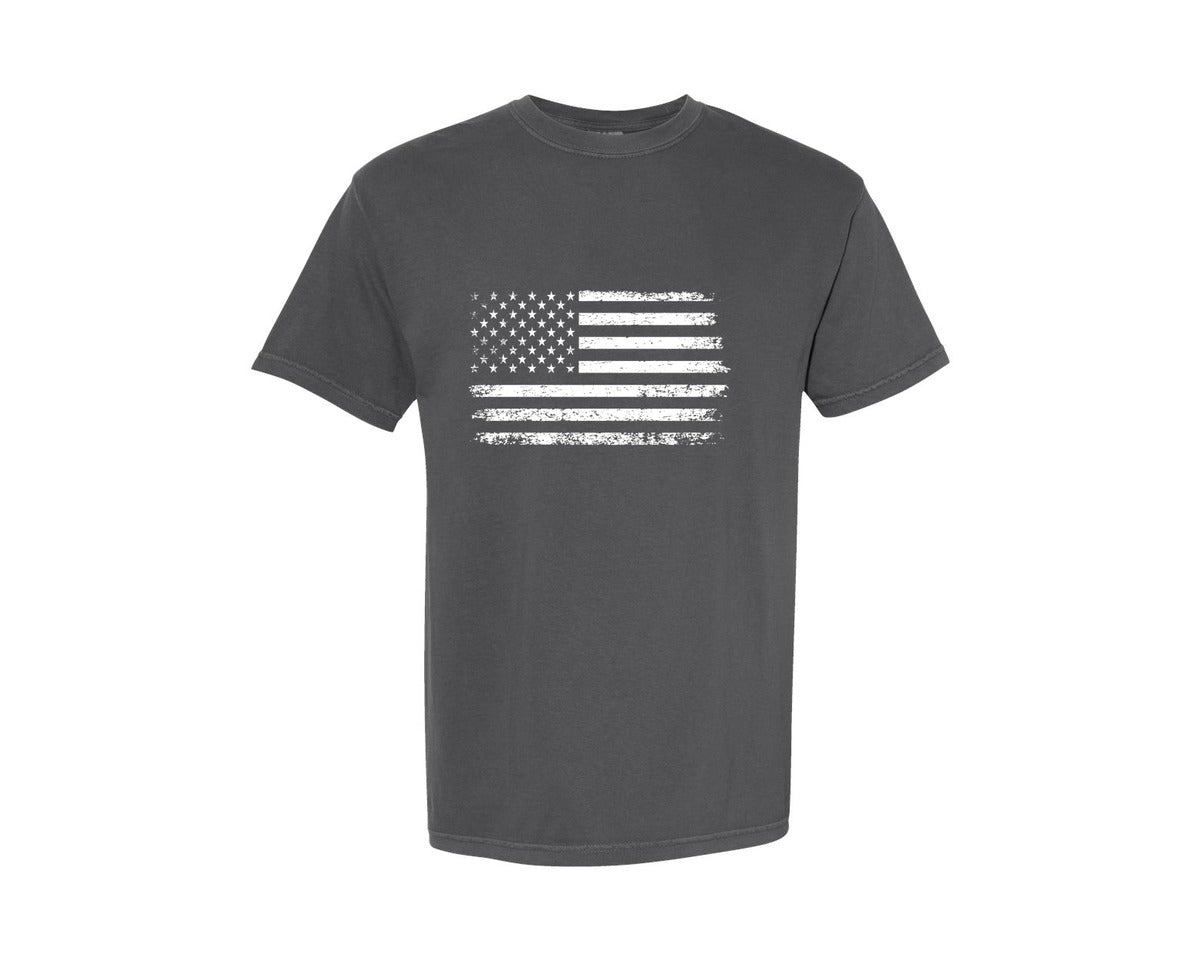 brand:Comfort Colors|color:Pepper|Vintage Distressed American Flag Vector Graphic T-Shirt