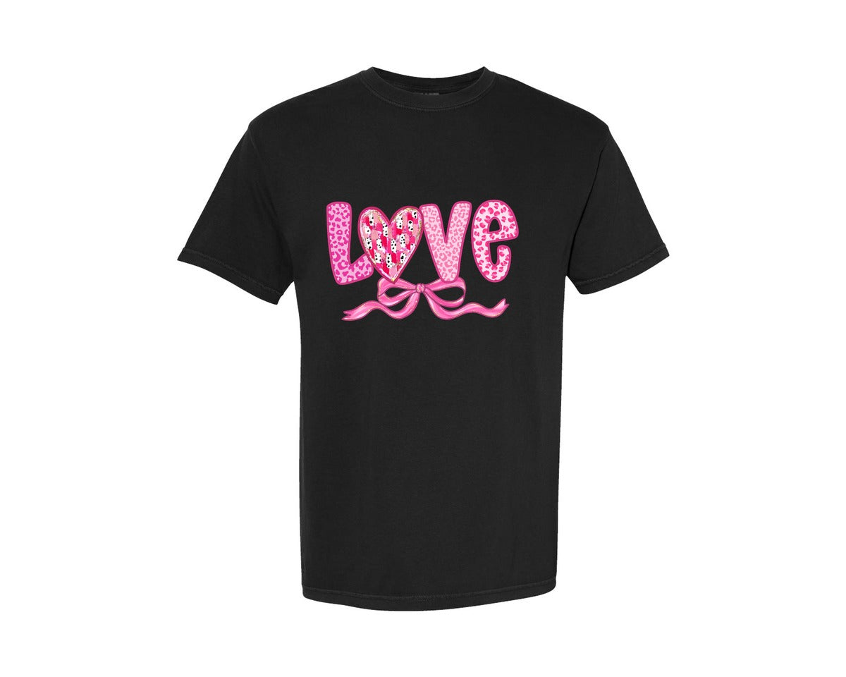 brand:Comfort Colors|color:Black|Pink Valentine Leopard Heart Bow Brush Graphic T-Shirt