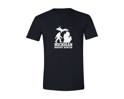 brand:Generic|color:Black|Michigan Bigfoot Hunter Graphic T-Shirt