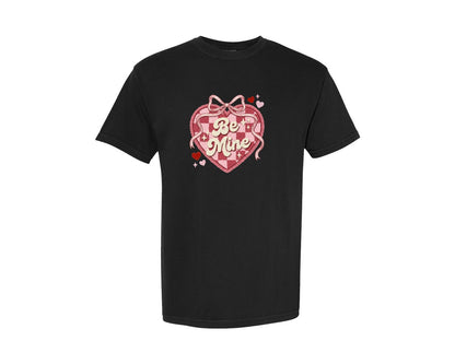 brand:Comfort Colors|color:Black|Be Mine Valentine Heart Faux Yarn Graphic T-Shirt