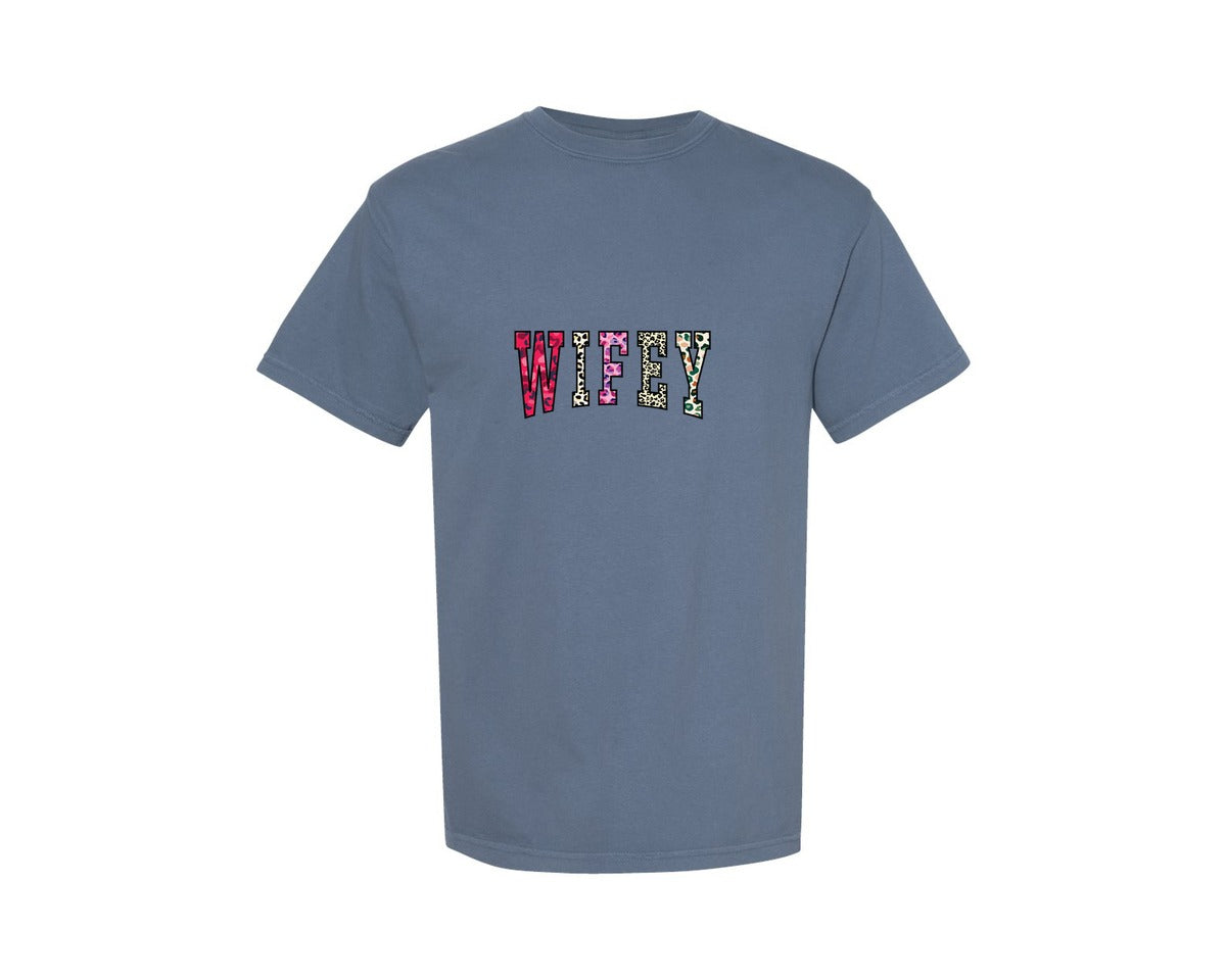 brand:Comfort Colors|color:Blue Jean|Leopard Wifey Graphic T-Shirt