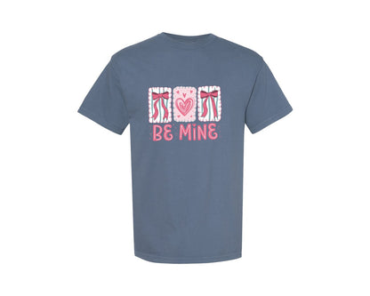 brand:Comfort Colors|color:Blue Jean|Be Mine Valentines Day Lov Bow Graphic T-Shirt