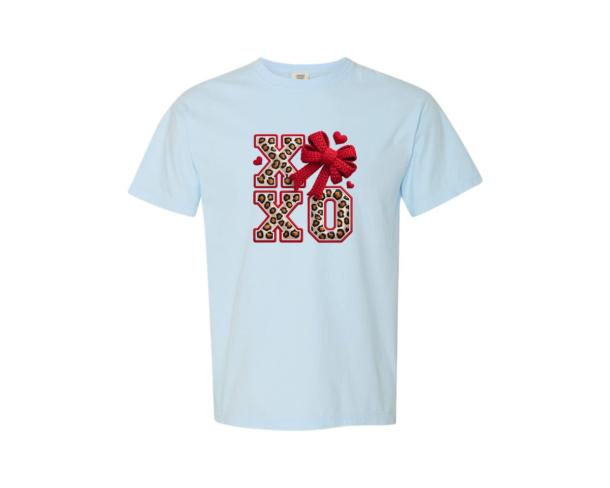 brand:Comfort Colors|color:Chambray|Xoxo Leopard Print Valentine Design Graphic T-Shirt