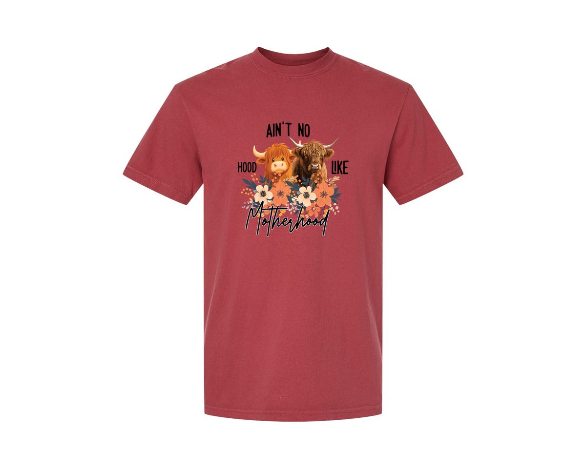brand:Comfort Colors|color:Chili|Aint No Hood Like Motherhood Mom Graphic T-Shirt