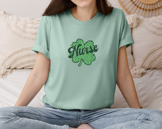 Nurse St Patricks Day Leopard Shamrock Graphic T-Shirt