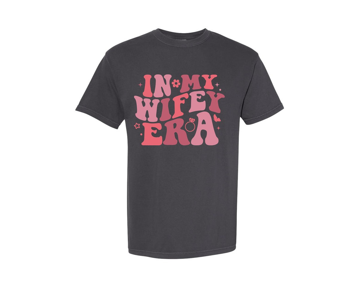 brand:Comfort Colors|color:Graphite|In My Wifey Era Trendy Bride Graphic T-Shirt