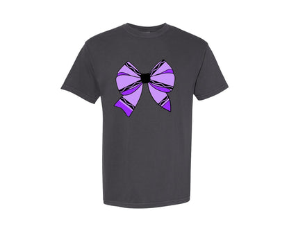 brand:Comfort Colors|color:Graphite|Purple Crayon Coquette Bow Graphic T-Shirt