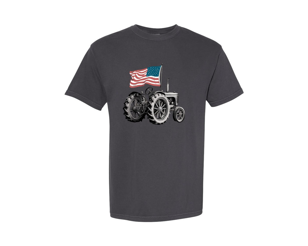brand:Comfort Colors|color:Graphite|Tractor Usa Flag Vintage Farm Graphic T-Shirt