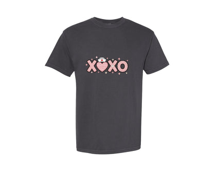 brand:Comfort Colors|color:Graphite|Faux Yarn Xoxo Valentine Nurse Graphic T-Shirt