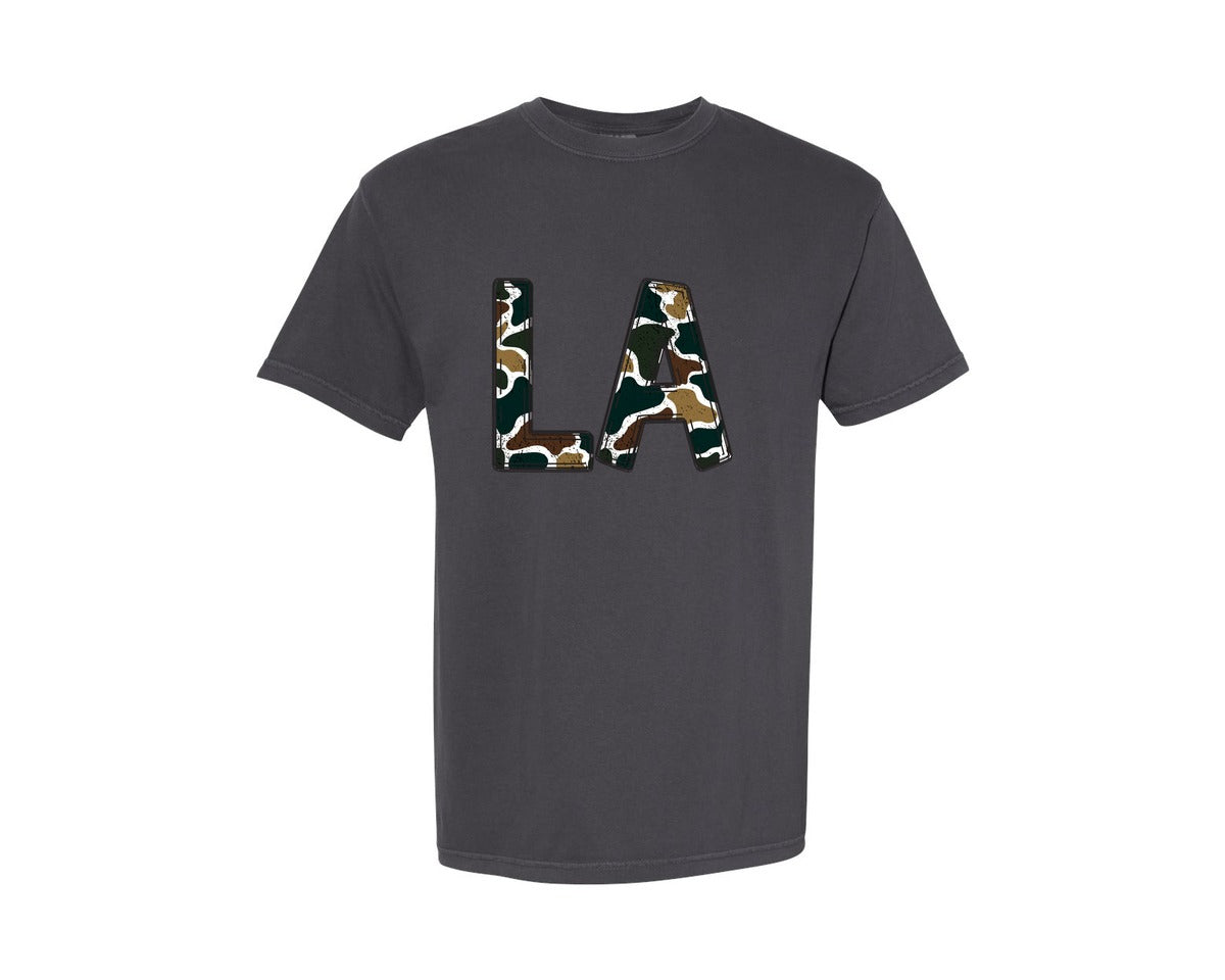 brand:Comfort Colors|color:Graphite|Preppy Camo La Louisiana Abbreviation Graphic T-Shirt