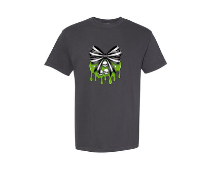 brand:Comfort Colors|color:Graphite|Creepy Bow Gothic Slime Skull Graphic T-Shirt