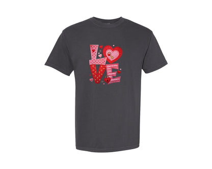 brand:Comfort Colors|color:Graphite|Love Heart Faux Yarn Graphic T-Shirt