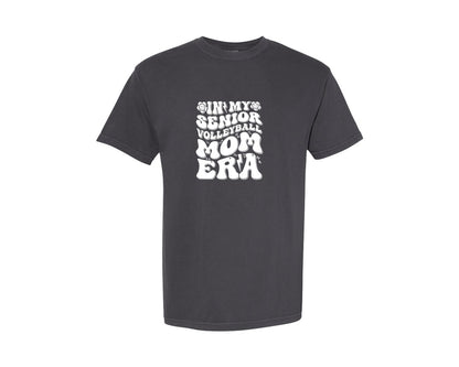 brand:Comfort Colors|color:Graphite|In My Senior Volleyball Mom Era 2 Graphic T-Shirt