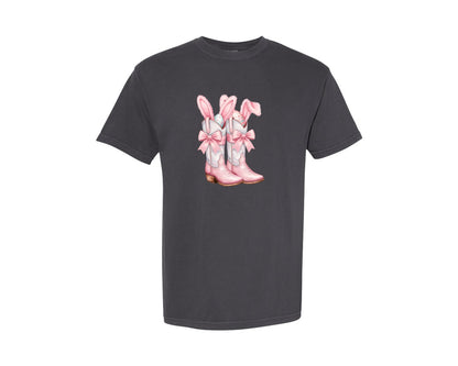 brand:Comfort Colors|color:Graphite|Howdy Western Easter Bunny Cowboy Boots Graphic T-Shirt
