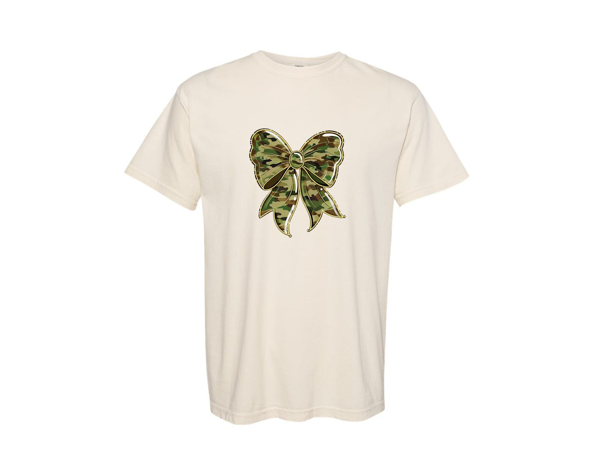 brand:Comfort Colors|color:Ivory|Camo Coquette Bow Camouflage Bow Pn Graphic T-Shirt