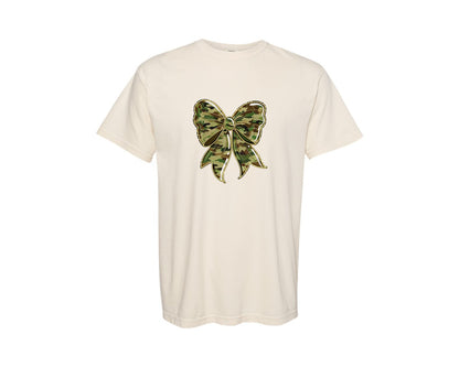 brand:Comfort Colors|color:Ivory|Camo Coquette Bow Camouflage Bow Pn Graphic T-Shirt