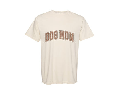 brand:Comfort Colors|color:Ivory|Checkered Dog Mom Dog Mama Dog Lover Graphic T-Shirt