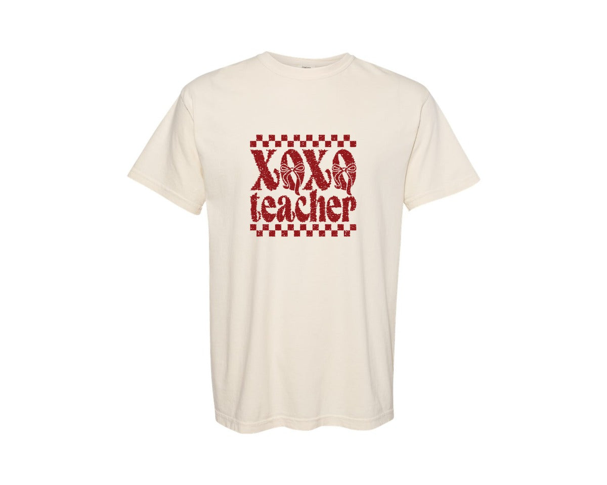 brand:Comfort Colors|color:Ivory|Xoxo Teacher Retro Teacher Varsity Graphic T-Shirt