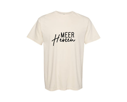 brand:Comfort Colors|color:Ivory|Meer Herzen Graphic T-Shirt