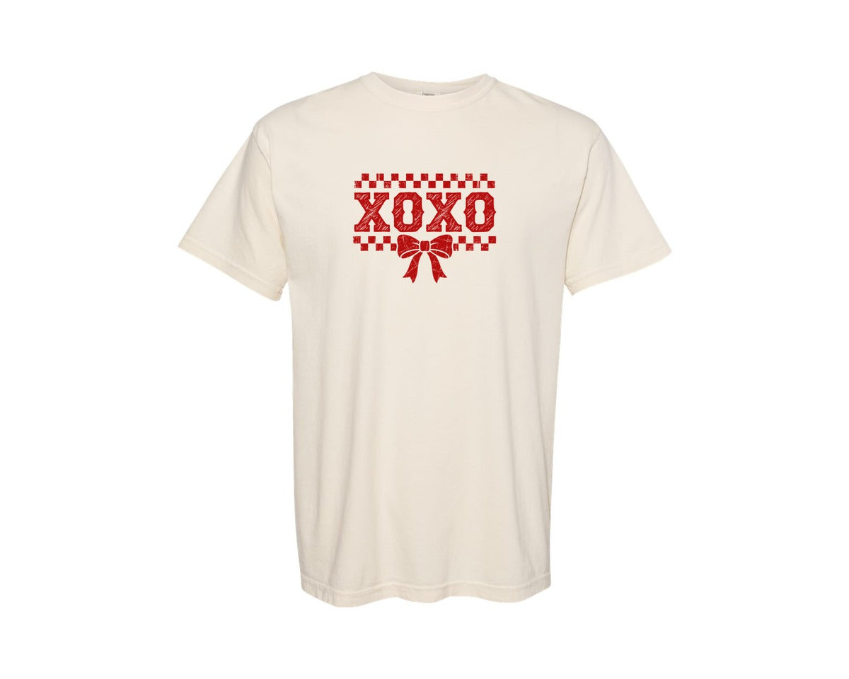 brand:Comfort Colors|color:Ivory|Vintage Xoxo Bow Checkered Print Graphic T-Shirt