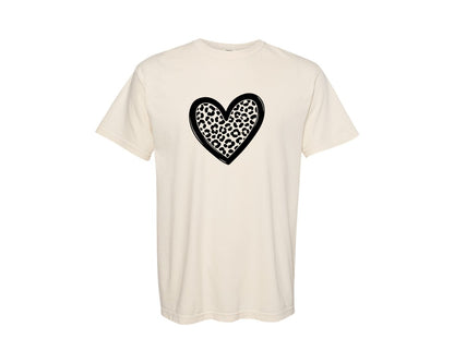 brand:Comfort Colors|color:Ivory|Trendy Valentine Leopard Heart Shape Graphic T-Shirt