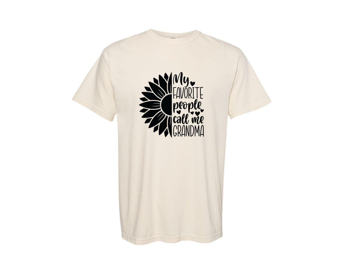 brand:Comfort Colors|color:Ivory|Grandma Sunflower Grandma Graphic T-Shirt