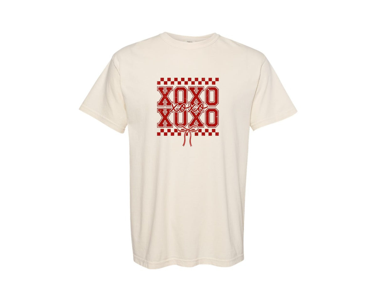 brand:Comfort Colors|color:Ivory|Vintage Xoxo Valentine Coquette Bow Graphic T-Shirt