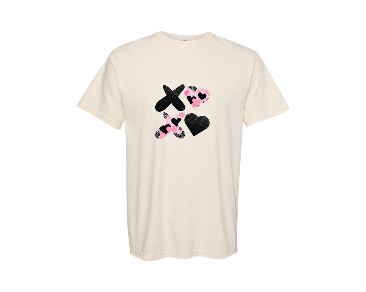 brand:Comfort Colors|color:Ivory|Xoxo Black Glitter Valentines Day Graphic T-Shirt