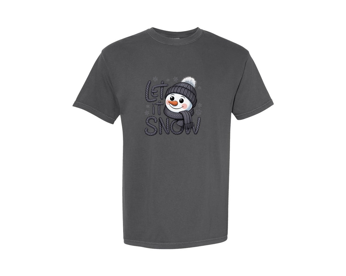 brand:Comfort Colors|color:Pepper|Let It Snow Latch Hook Yarn Crochet Graphic T-Shirt