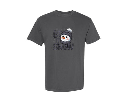 brand:Comfort Colors|color:Pepper|Let It Snow Latch Hook Yarn Crochet Graphic T-Shirt