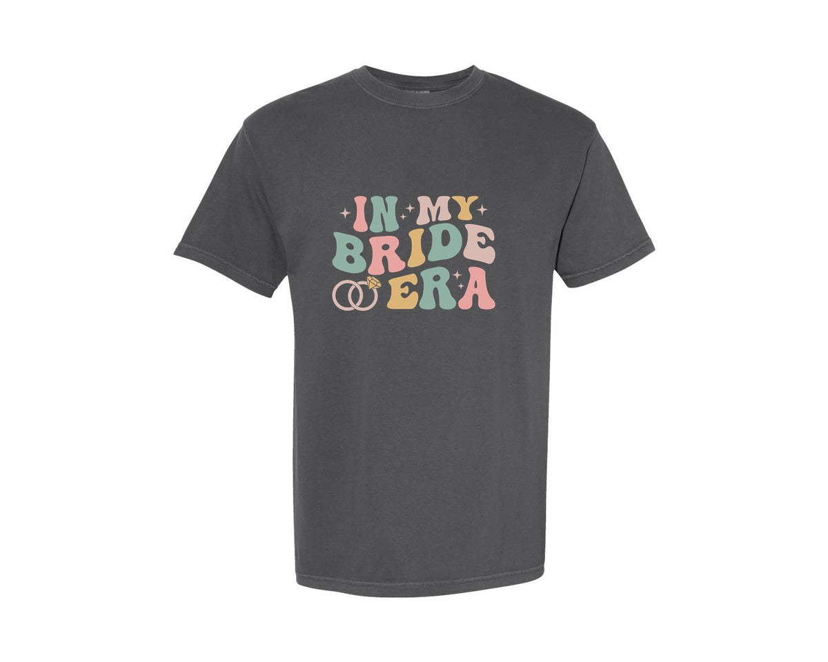 brand:Comfort Colors|color:Pepper|In My Bride Era Retro Groovy Bridal Graphic T-Shirt