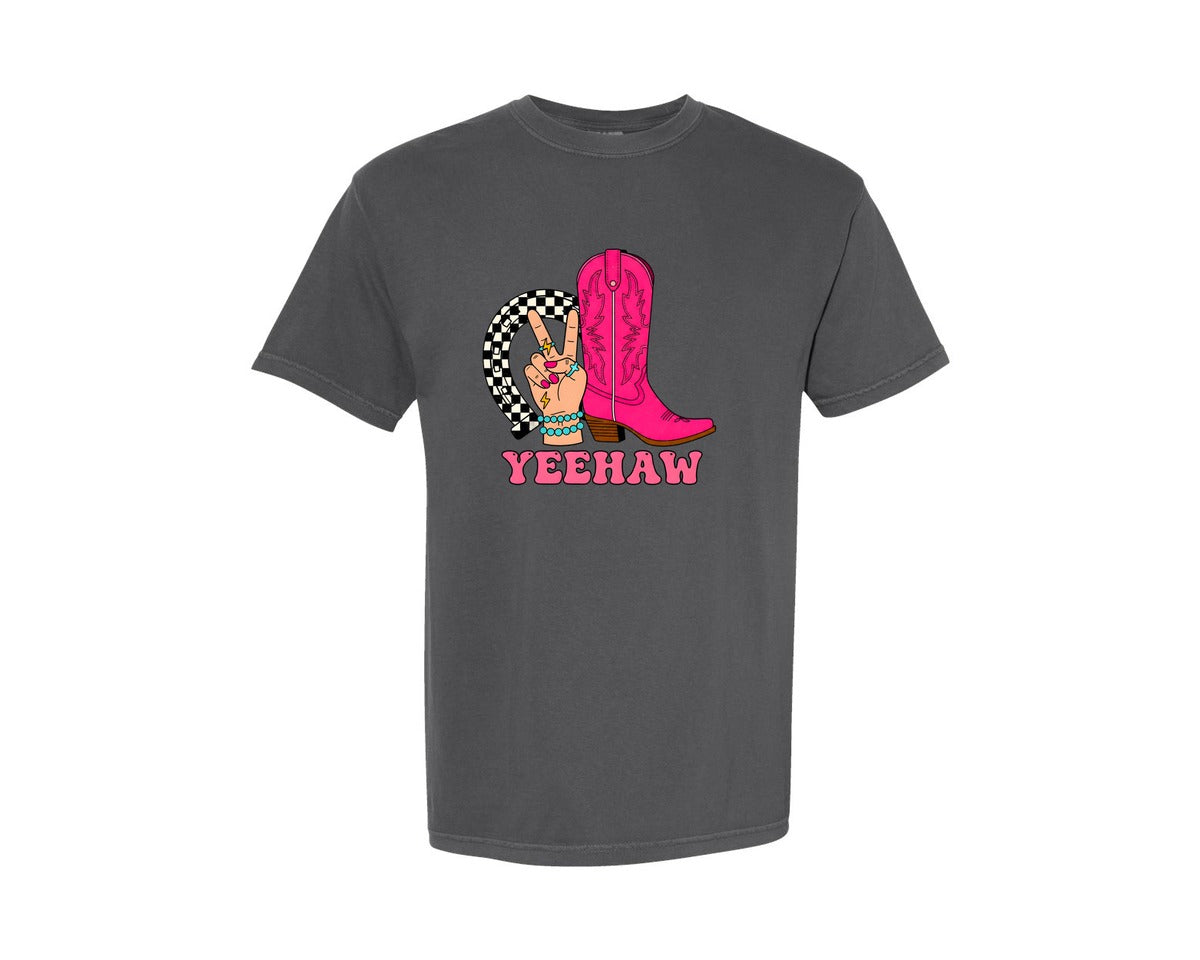 brand:Comfort Colors|color:Pepper|Eehaw Horseshoe Checkered Western Graphic T-Shirt