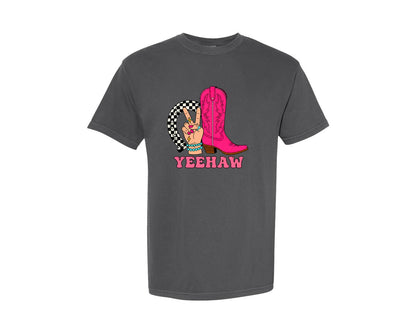 brand:Comfort Colors|color:Pepper|Eehaw Horseshoe Checkered Western Graphic T-Shirt