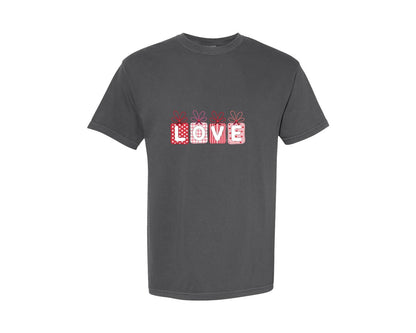 brand:Comfort Colors|color:Pepper|Valentine Bow Tag Love 2 Graphic T-Shirt