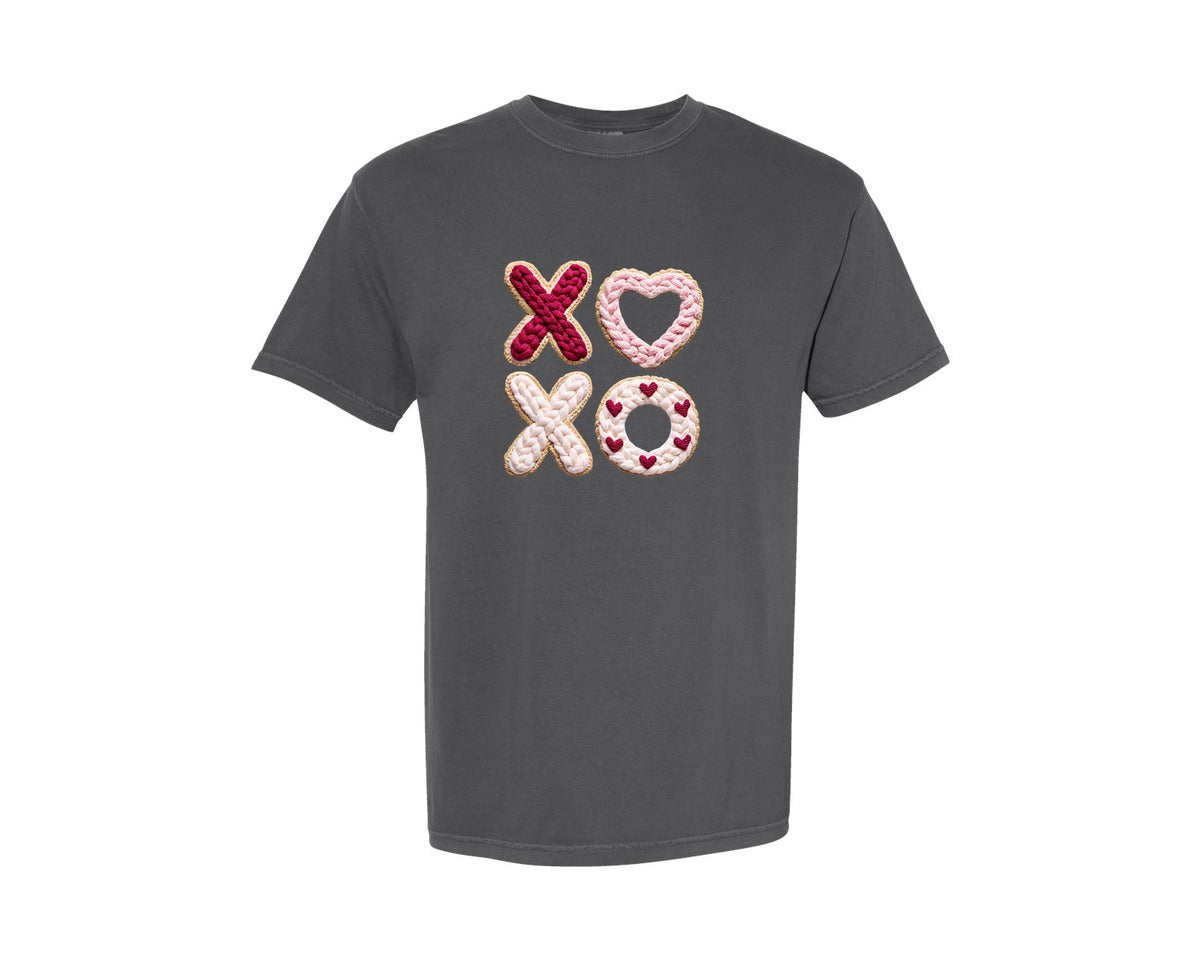 brand:Comfort Colors|color:Pepper|Faux Yarn Crochet Xoxo Valentines 2 Graphic T-Shirt