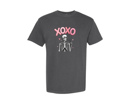 brand:Comfort Colors|color:Pepper|Xoxo Skeleton Valentines Day 2 Graphic T-Shirt