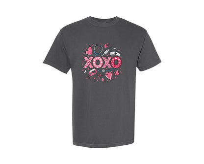 brand:Comfort Colors|color:Pepper|Nurse Xoxo Valentine Nurse Sub Graphic T-Shirt