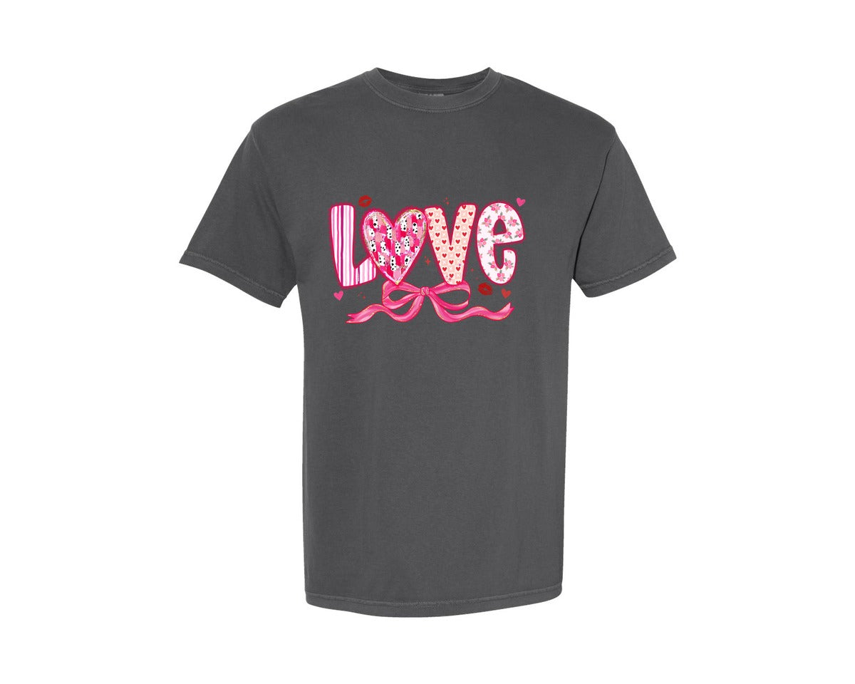 brand:Comfort Colors|color:Pepper|Preppy Valentine Heart Floral Bow Graphic T-Shirt