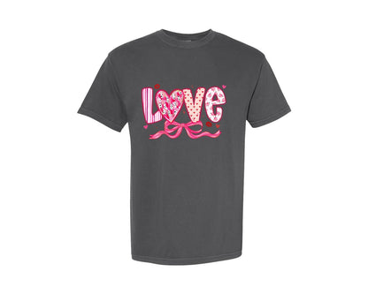 brand:Comfort Colors|color:Pepper|Preppy Valentine Heart Floral Bow Graphic T-Shirt