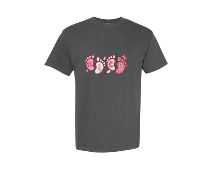 brand:Comfort Colors|color:Pepper|Nicu Baby Footprints Pink Graphic T-Shirt