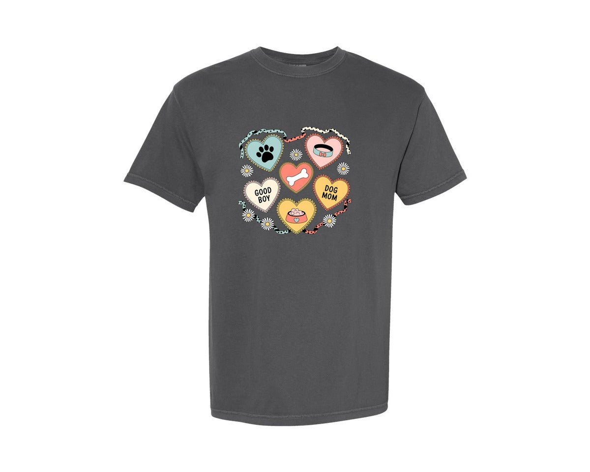 brand:Comfort Colors|color:Pepper|Cute Dog Mom Hearts With A Paw Print Graphic T-Shirt