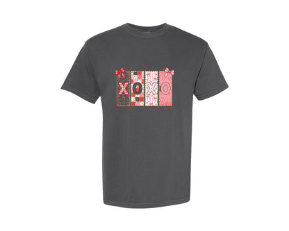 brand:Comfort Colors|color:Pepper|Preppy Xoxo Valentine 3 Graphic T-Shirt
